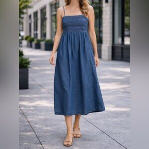 GAP Chambray Smocked Maxi Dress | Adjustable Straps | Small | EUC